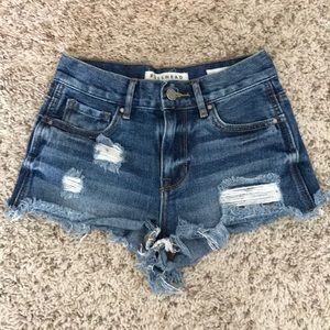 Bullhead high waisted denim shorts size 22